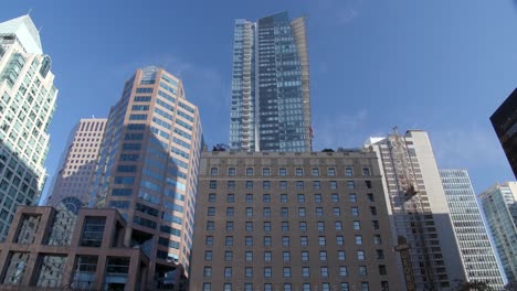 Hotel-De-Gran-Altura-Y-Edificios-De-Oficinas-En-El-Centro-De-Vancouver,-BC,-Canadá