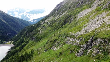 Steep-slope-in-the-Austrian-Alps-with-lot-of-cliffs-in-Kaernten,-Austria