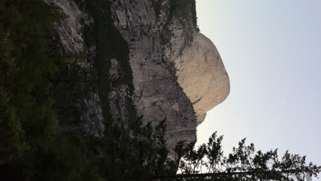 Half-dome-mountain-in-Yosemite-National-Park,-vertical-reveal