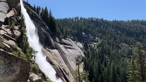 Waterfall-above-a-mountain-valley,-Nevada-Falls-in-Yosemite