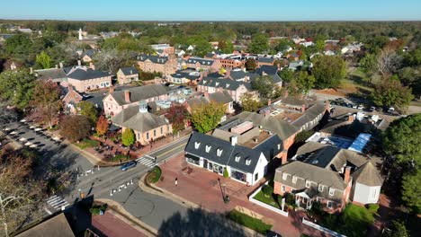 Colonial-Williamsburg,-Virginia-downtown-during-autumn.-Aerial-view