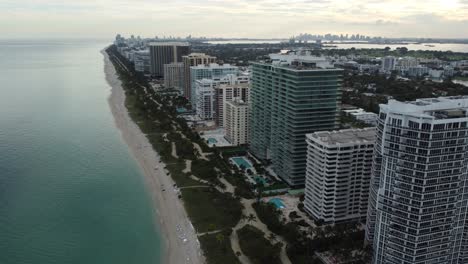 Miami-Beach-Resorts-Row-Skyline