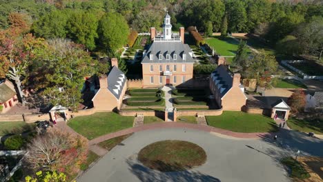 Palacio-Del-Gobernador-En-Williamsburg-Colonial,-Virginia