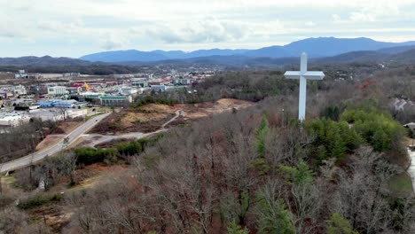 aerial-pullout-past-the-cross-pigeon-forge-tennessee