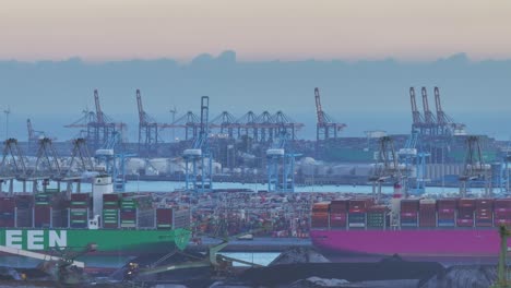 Container-vessels-handled-at-Hutchison-ECT-Delta-terminal-with-the-Euromax-terminal-in-the-background