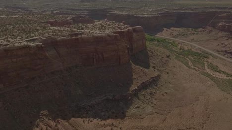 Desert-Cliffs-of-Moab-Utah