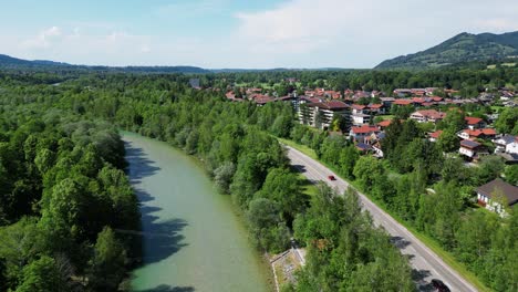 Lenggries-town-with-beautiful-roads-along-the-Isar-River,-Bavaria,-Germany