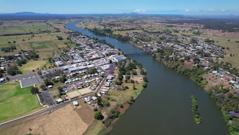 Panorama-Aéreo-De-La-Ciudad-De-Kempsey-En-La-Costa-Norte,-Nueva-Gales-Del-Sur,-Australia