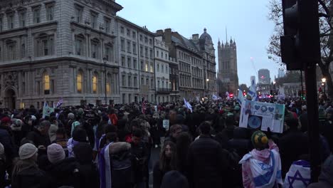 Crowds-gather-at-rally-against-antisemitism-in-Whitehall,-London,-UK