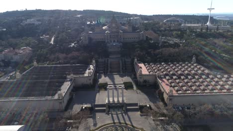 Luftaufnahme-Des-Nationalen-Kunstmuseums-Von-Katalonien-In-Barcelona,-Spanien