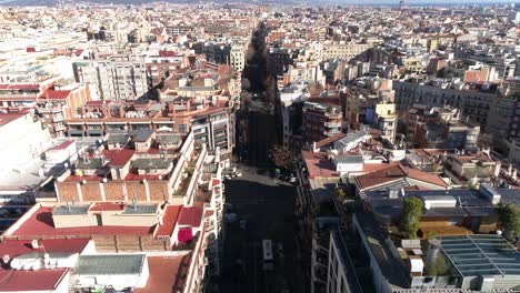 Sommertag-Barcelona-Stadtbild-Sagrada-Familia-Luftpanorama-4K