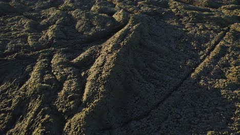 Luftaufnahme-Von-Oben-Nach-Unten-Um-Die-Lavafelder-Von-Eldhraun-In-Island-Bei-Sonnenuntergang