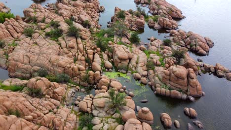 Granite-Dells-on-Watson-Lake,-Prescott,-Arizona