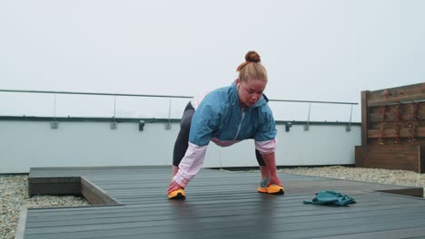 Fitness-Mädchen-Macht-Workout-Cardio-Training-Kniebeugen-Übungen-Im-Freien,-Gewichtsverlust,-Fettverbrennung