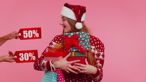 Mädchen-Hält-Geschenkboxen-In-Der-Hand-Und-Erhält-Weihnachtsrabatte,-Inschriften,-Bannertexte,-Einkaufsverkauf
