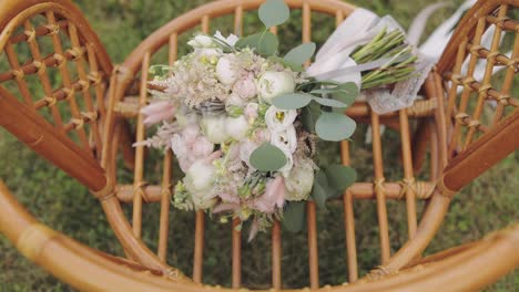 Beautiful-wedding-bouquet-on-the-chair