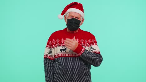 Abuelo-Mayor-De-Navidad-Usando-Máscara-Facial-Ppe-Para-Protegerse-Del-Coronavirus-En-Cuarentena-De-Encierro
