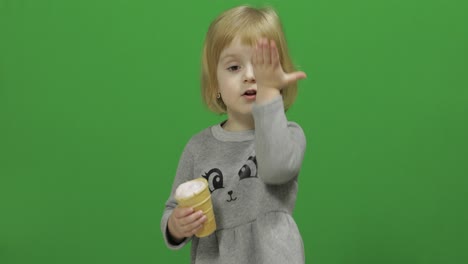 Kid-girl-with-ice-cream-on-a-Green-Screen,-Chroma-Key