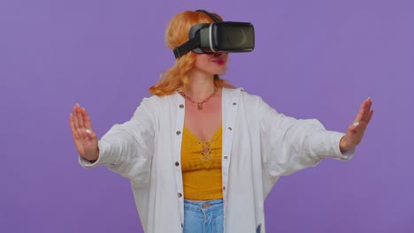 Mädchen-Nutzt-Virtual-Reality-Futuristische-Technologie-VR-Headset-Helm,-Um-Simulation-3D-Videospiel-Zu-Spielen