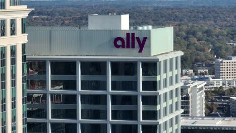 Ally-Wolkenkratzer-In-Der-Innenstadt-Von-Charlotte,-North-Carolina