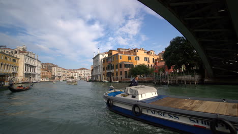Toma-Estabilizada-Del-Gran-Canal-De-Venecia-En-Italia.