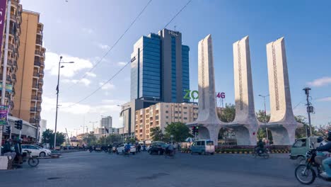4k-Time-lapse-of-Karachi,-Teen-Talwar-and-HBL-head-Office,-Karachi-with-traffic,-Landmarks-of-Karachi