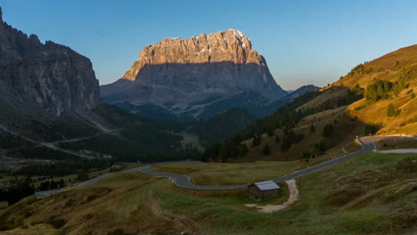 Sonnenaufgang-Zeitraffer-Der-Dolomiten-Italien-Landschaft