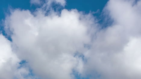 Time-lapse-of-moving-clouds-in-blue-sky