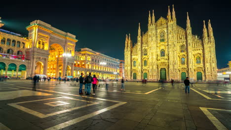 Time-Lapse-of-People-Milan-Cathedral-,-Milan-Italy