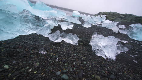 Icebergs-on-Diamond-Beach-in-Iceland.