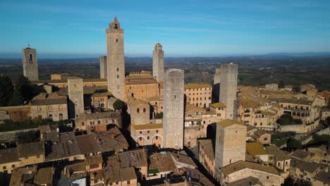 Cinematic-Establishing-Shot-Above-San-Gimignano,-Siena,-Tuscany,-Italy