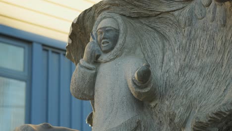 Steinschnitzerei-Der-Inuit-Kultur