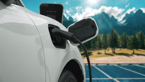 Fortschrittliche-Erneuerbare-Und-Saubere-Energietechnologie-Für-Elektroautos-Und-Solarzellen.