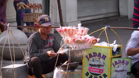 Traditioneller-Zuckerwatteverkäufer-Auf-Der-Malioboro-Street