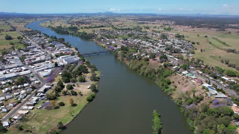 Puente-De-Kempsey-Que-Cruza-El-Río-Macleay-En-Kempsey,-Nueva-Gales-Del-Sur,-Australia