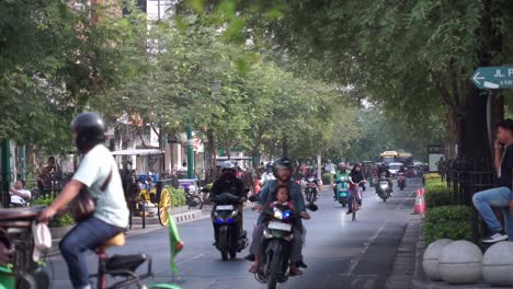 Malioboro-Street-Bei-Ruhiger-Verkehrslage,-Yogyakarta,-Indonesien