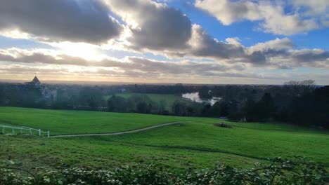 a-calm-but-chilly-winters-afternoon-on-Richmond-Hill