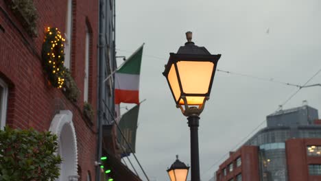 Typical-Vintage-Streetlamp-On-The-Urban-Streets-In-Dublin,-Ireland