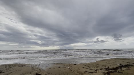 ocean-waves-in-stormy-weather