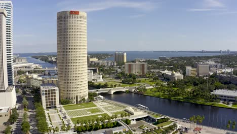 Aerial-view-of-downtown-Tampa,-Florida-riverwalk