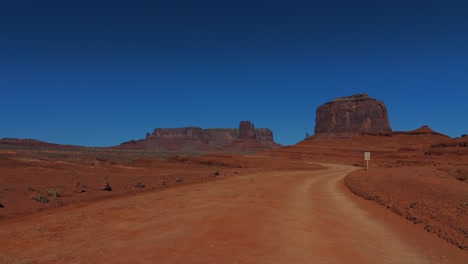 Driving-through-Monument-Valley-in-Utah-and-Arizona