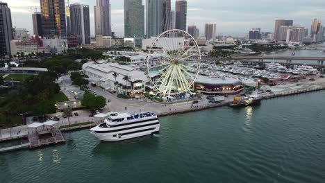 Bayfront-Park-In-Miami,-Florida