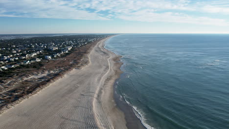 Wide-drone-shot-of-beach-in-the-winter-time,-aerial-footage