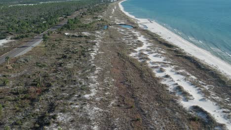 Alte-Verlassene-Autobahn-Und-Strandbereich-Entlang-Der-Küste-Floridas