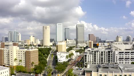 Luftaufnahme-Der-Skyline-Der-Innenstadt-Von-Tampa,-Florida