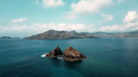 Drone-Flying-Over-Ocean-and-Islands-in-Lombok,-Indonesia