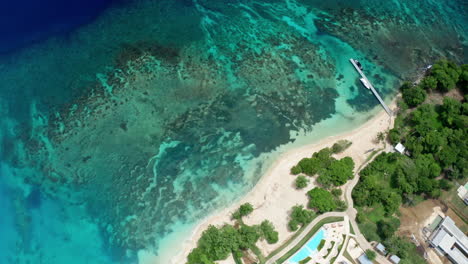 Vista-Aérea-De-Drones-Del-Resort-De-Playa-De-Vacaciones.