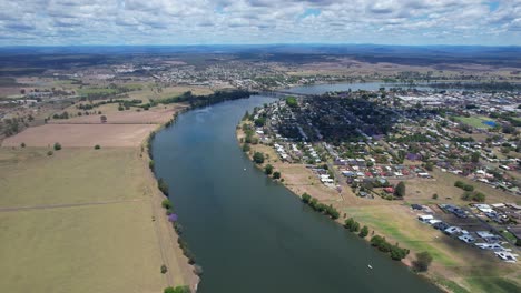 Clarence-River-And-Floodplains-In-Springtime-With-Grafton-Bridge-In-Distance