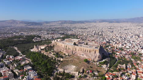 Große-Kreisende-Luftaufnahme-Der-Athener-Akropolis-Im-Mittagslicht