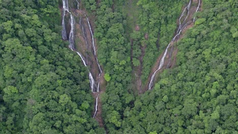 Wasserfall-Im-Grünen-Wald,-Costa-Rica---4K-Video